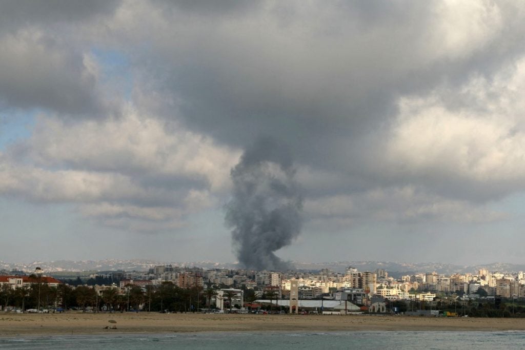 Irã ameaça contra-atacar caso Israel continue a bombardear o Líbano