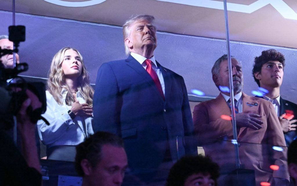 Trump é vaiado em Nova York antes de jogo da NBA