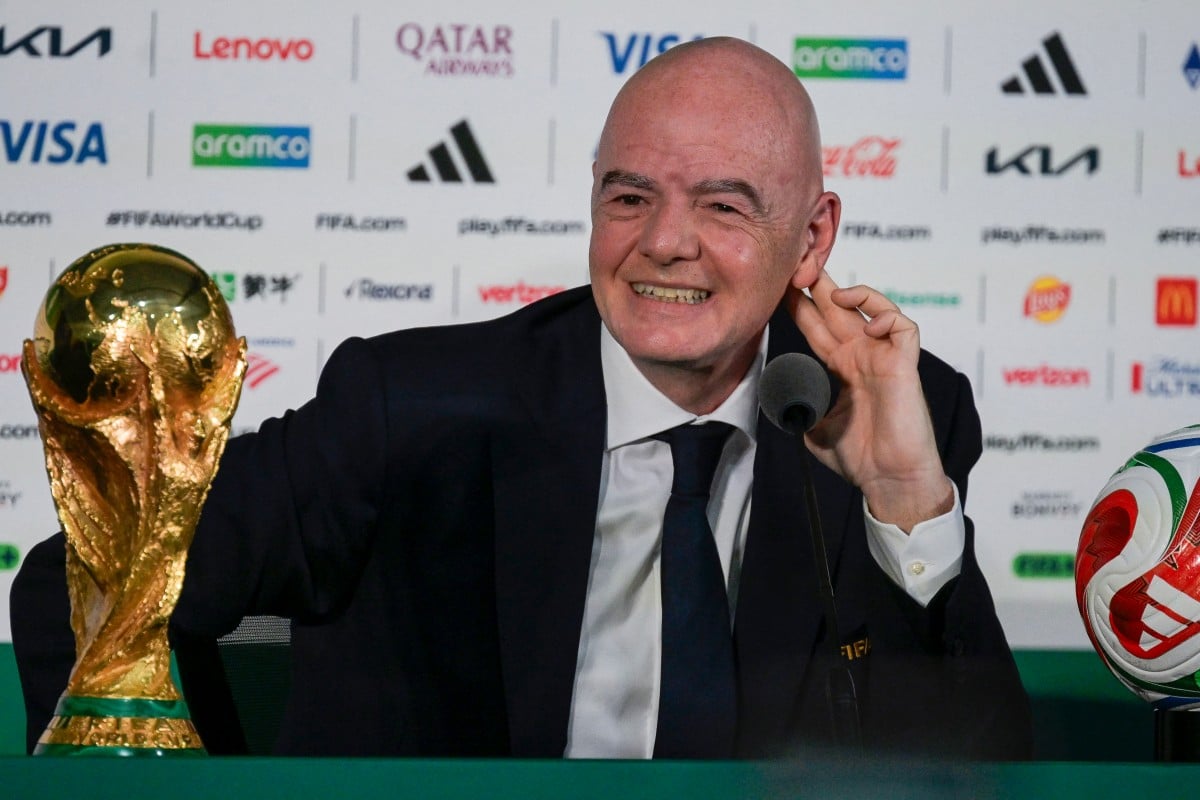 Infantino recua, mas crise na Fifa só aumenta