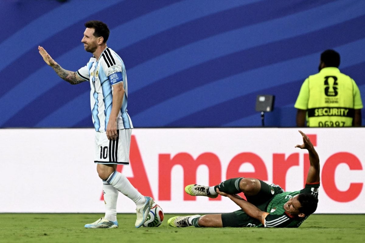 Argélia apresenta reclamação à Fifa por 'arbitragem injusta' em jogo contra Argentina