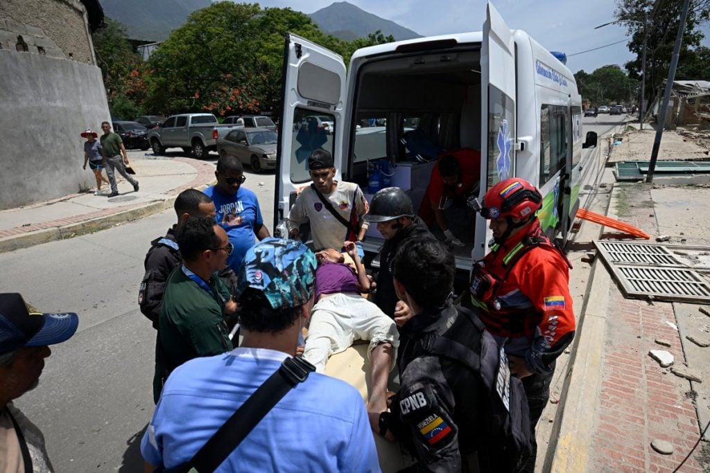 A busca desesperada por sobreviventes na Venezuela após terremotos