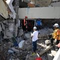 Operações de resgate prosseguem na Venezuela entre alertas de escassez e doenças