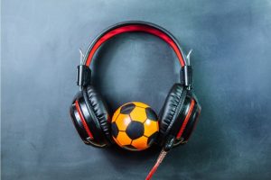Pessoas com deficiência visual encontram formas acessíveis de viver a emoção do futebol