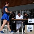 Colômbia escolhe neste domingo entre candidato pró-Trump e herdeiro político de Petro