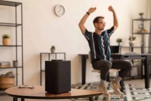 Caixa de som ou peça de decoração? A música agora quer aparecer na sala