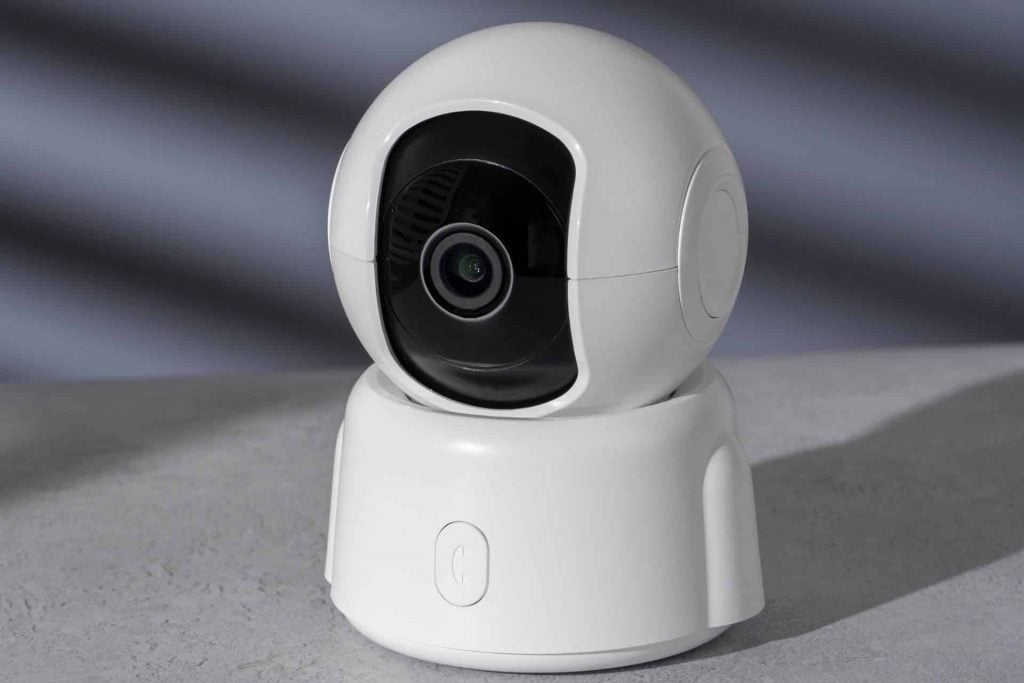 Qual a melhor câmera de segurança para sua casa: fixa, 360° interna ou 360° externa?