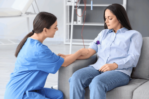Junho Vermelho: hospitais podem exigir doação de sangue de familiares para realizar atendimentos?