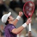 João Fonseca vence Casper Ruud e avança às quartas de final de Roland Garros