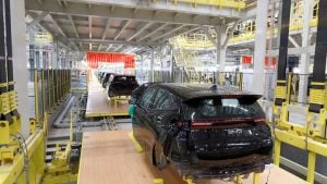 Governo mantém elevação de tarifas a carro elétrico e cria cota zero