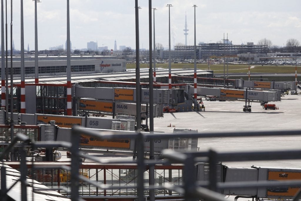 Homem ‘perdido’ causa fechamento do aeroporto de Hamburgo