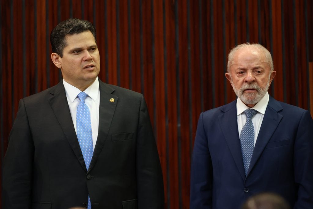 Líderes tentam reabrir diálogo entre Lula e Alcolumbre para destravar o fim da 6×1