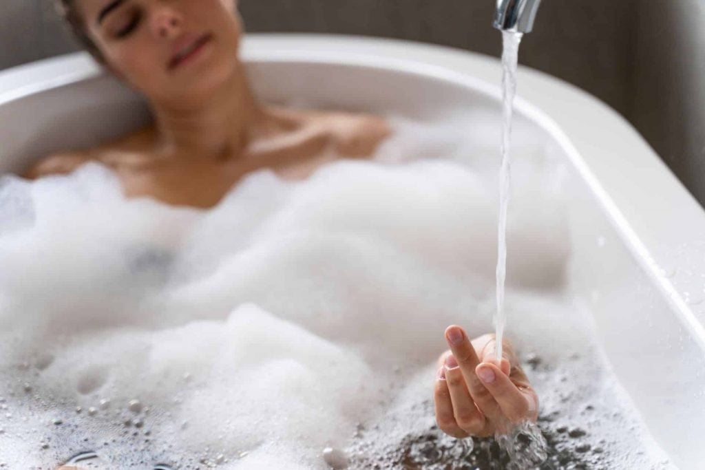 O dia em que o banho virou concorrente do skincare
