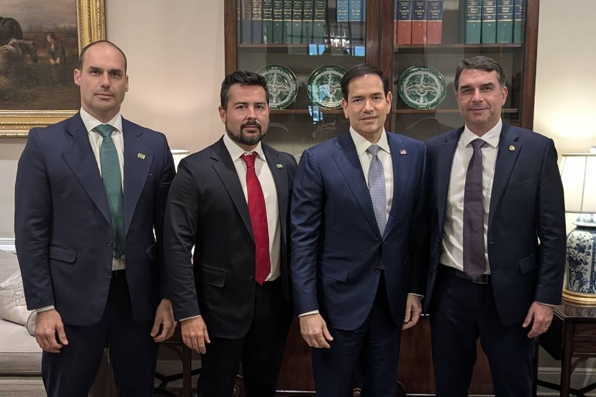 Rubio ignora apelo de Flávio Bolsonaro e mantém ameça de tarifaço sobre o Brasil