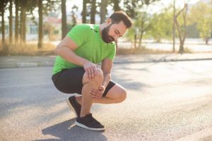 8 sinais de que seu corpo está sofrendo com o excesso de tempo sentado