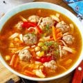 Sopas ricas em proteínas: 5 receitas leves e nutritivas para almoço e jantar