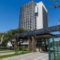 Justiça de SC manda indenizar pais de criança que morreu após vaso sanitário se soltar