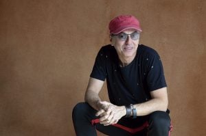 Zeca Baleiro a todo vapor