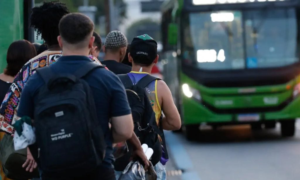 Motoristas de ônibus iniciam greve no Rio de Janeiro