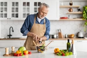 Dieta low carb ajuda a emagrecer mais rápido? Veja os benefícios e os cuidados