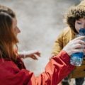 Por que adoecemos mais no inverno? Entenda as causas e veja como se proteger