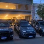 Chefe da Polícia Civil e ex-policial são presos por suspeita de envolvimento com o PCC