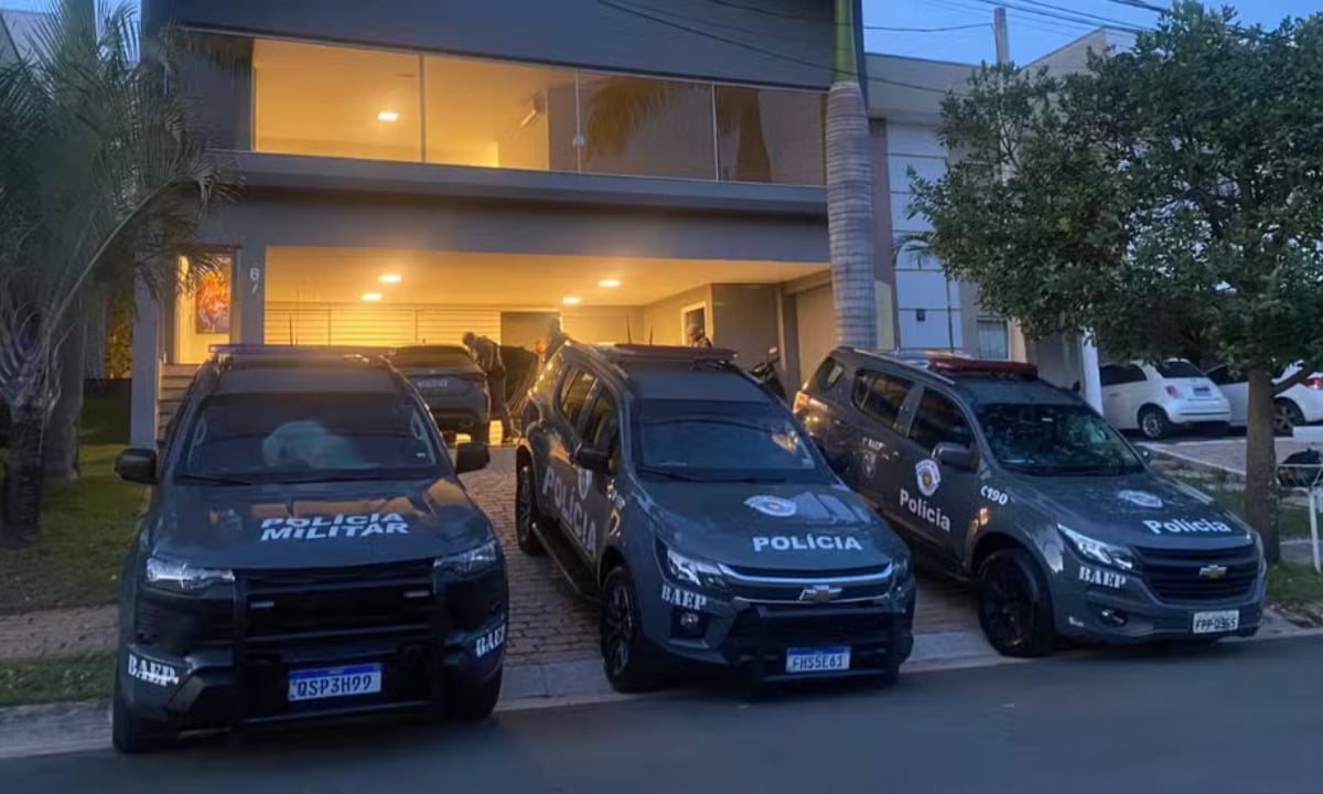 Chefe da Polícia Civil e ex-policial são presos po