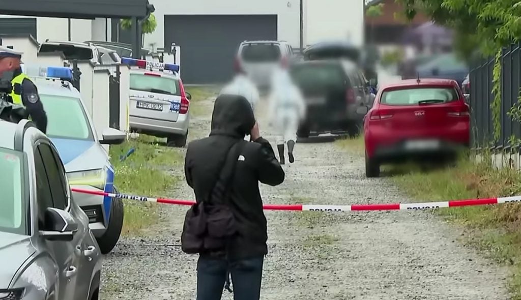 Ao menos 34 fetos são encontrados em jardim de casa de médica na Polônia
