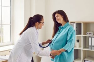 Parto após cesáreas: entenda os cuidados e os riscos depois de duas cirurgias