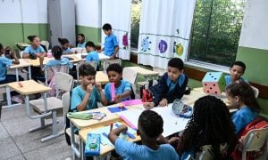 Governo fixa em R$ 5,1 mil novo piso nacional do magistério