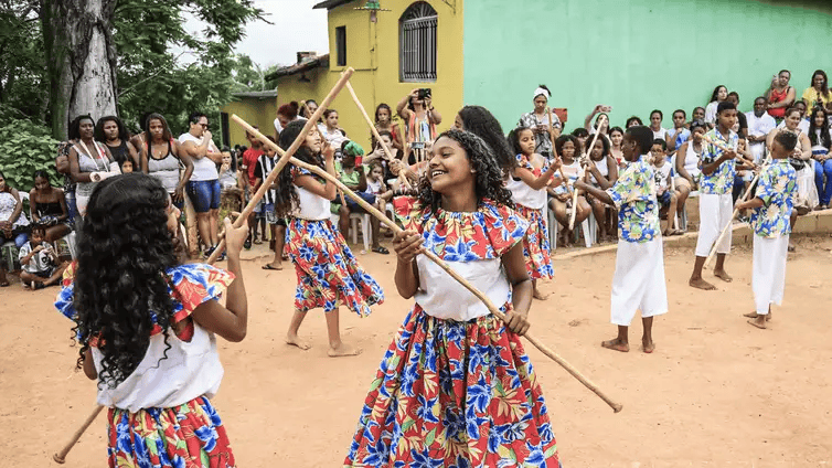 Quilombo mantém tradição centenária, símbolo da resistência negra