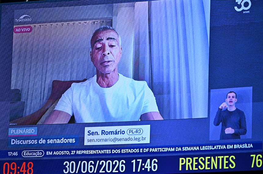 Criticado por presença na Copa do Mundo, Romário diz que vai devolver salário