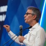 Fraco nas pesquisas, Zema agora cogita Joaquim Barbosa como vice