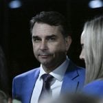 A menos de 100 dias da eleição, Flávio repete principal desafio de Bolsonaro em 2022: conquistar as mulheres