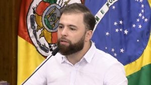 MPF vai à Justiça contra vereador do PL que explorou imagens de pessoas em situação de rua no RS