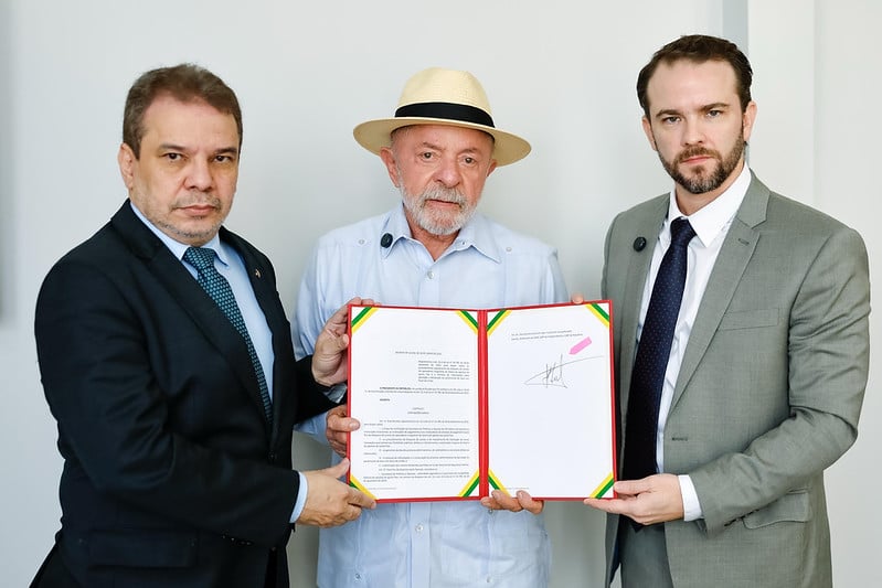 Lula assina decreto para bloquear recursos de bets ilegais 