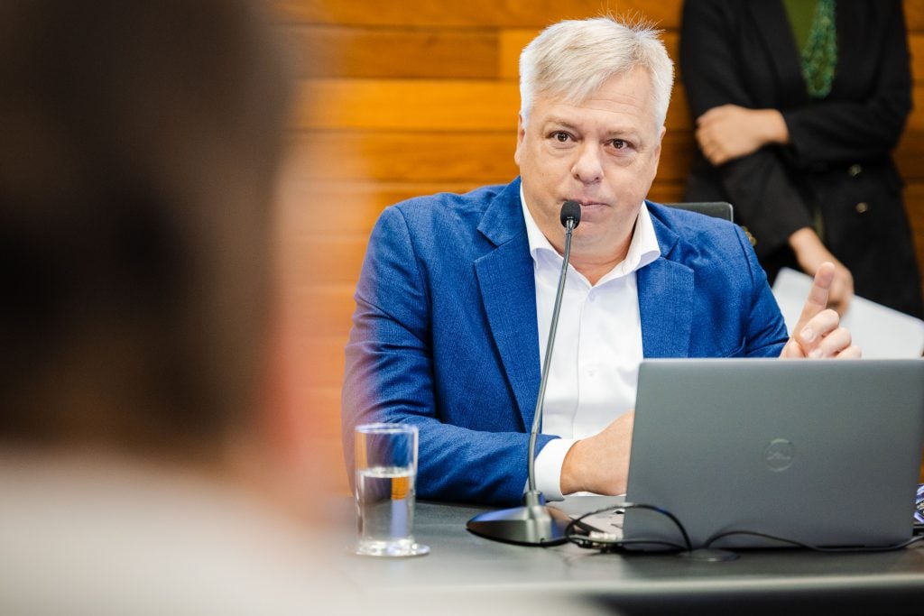 A manobra do PT para travar novo projeto que limita cotas em SC