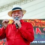 Lula acena a mulheres em meio a desgaste de Flávio com o eleitorado feminino