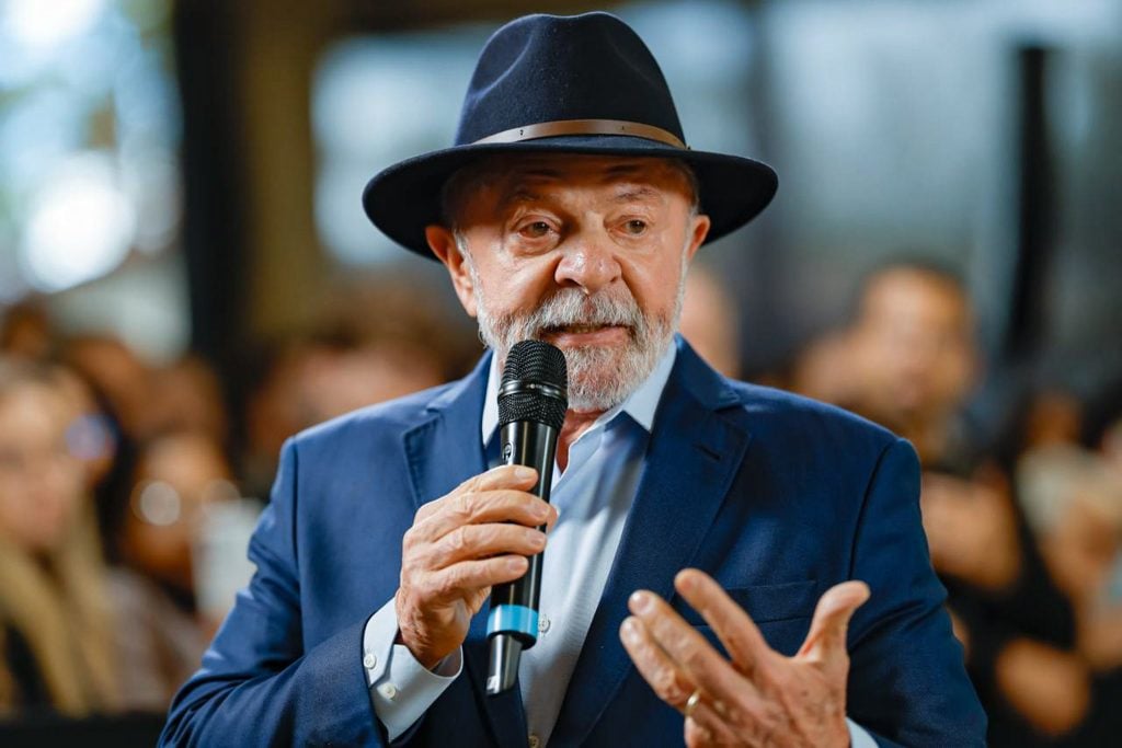‘Não vai enganar a sociedade brasileira’, diz Lula sobre o tarifaço de Trump