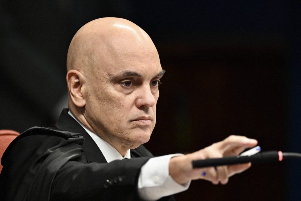 A alegação 'patética' do advogado de Flávio Bolsonaro, segundo Moraes