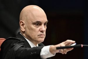 A alegação ‘patética’ do advogado de Flávio Bolsonaro, segundo Moraes