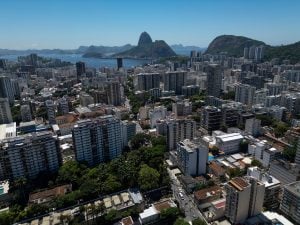 Por que estrangeiros estão comprando imóveis no Brasil