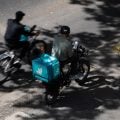 França: empresas de delivery vão suspender entregas em caso de calor extremo