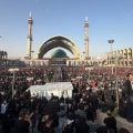 Irã transforma funeral de Khamenei em demonstração de poder