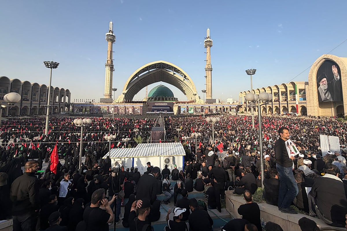 Irã usa funeral de Khamenei para exibir poder e influência regional
