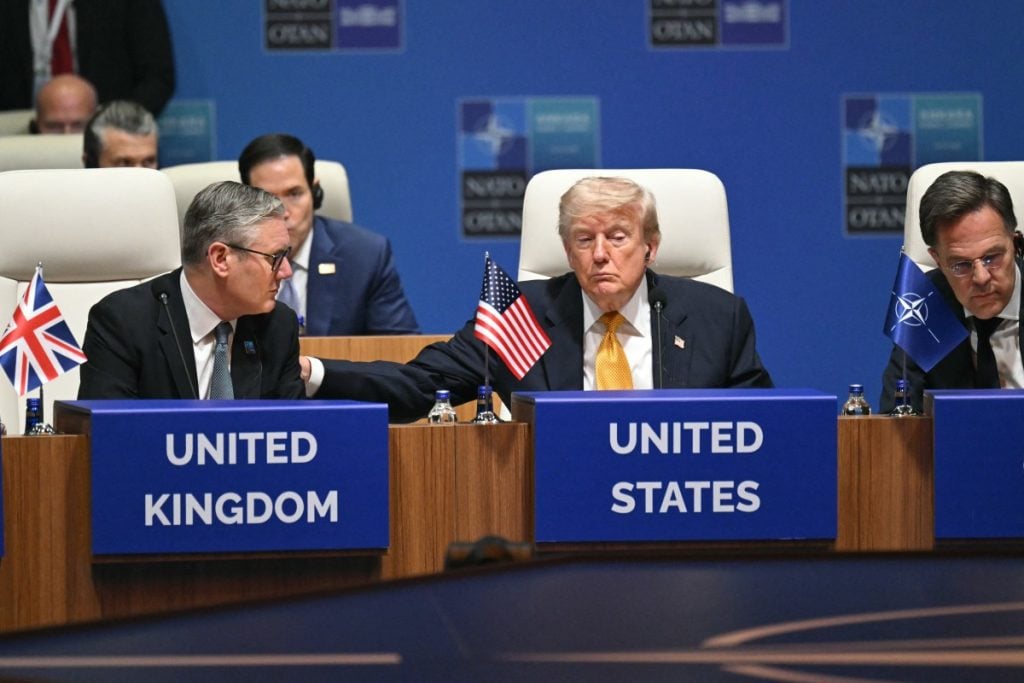 Trump dispara críticas e acusações a países aliados na reunião da Otan