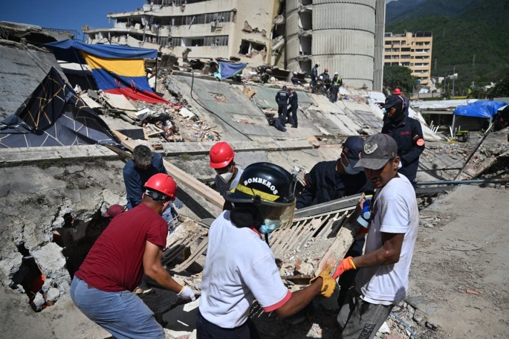 Número de mortos por terremotos na Venezuela chega a 4.700