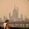 Fumaça de incêndios no Canadá chega aos EUA e deixa Fifa em alerta para final da Copa