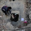 Buscas por desaparecidos continuam um mês após terremotos na Venezuela