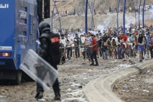 Entrada de 60 mil migrantes no enclave espanhol de Ceuta desata crise europeia
