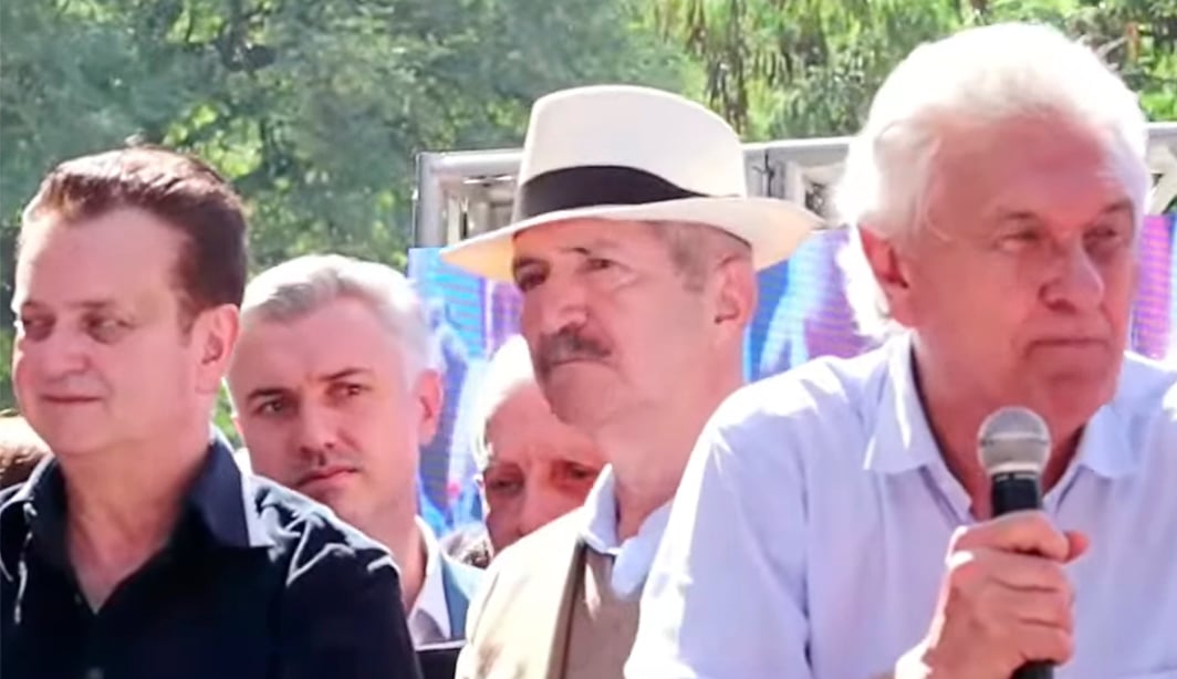 Rifado por seu partido, Aldo Rebelo vai à convenção de Caiado